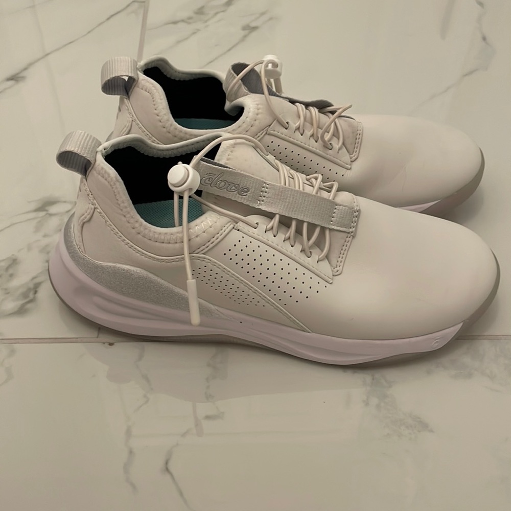 Clove nursing shoes